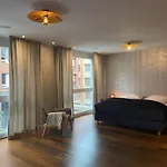 Zurich 250Sqm High End Residence With Ac & Parking