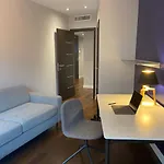 Zurich 250Sqm High End Residence With Ac & Parking